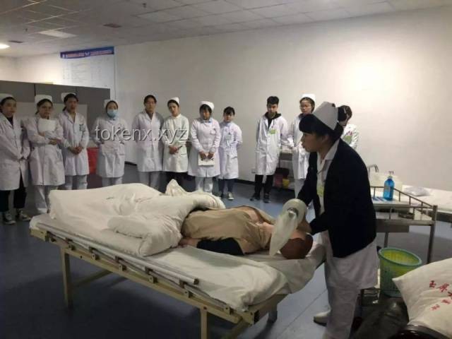 如何利用“医术与拳脚”技能提升个人应急处理能力